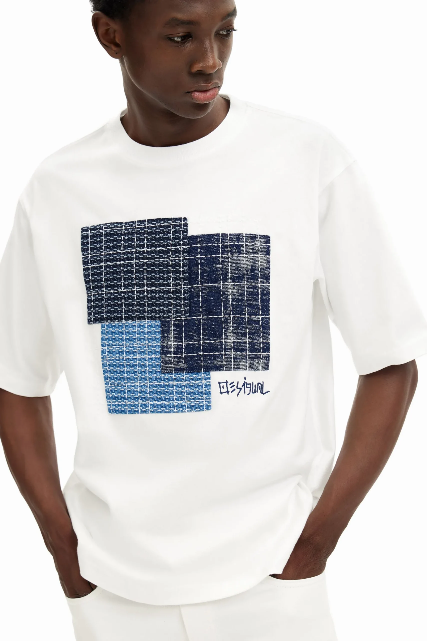 T-shirts<Desigual Camiseta com patch central
