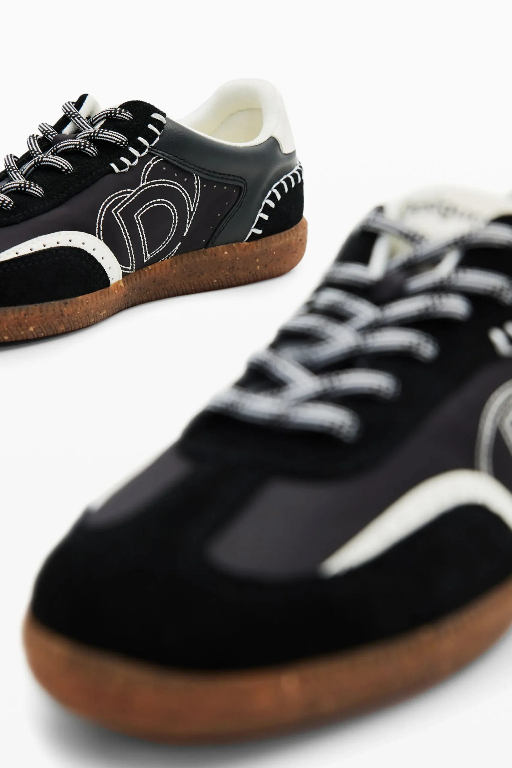 Sapatos<Desigual Sapatilhas retro camurça
